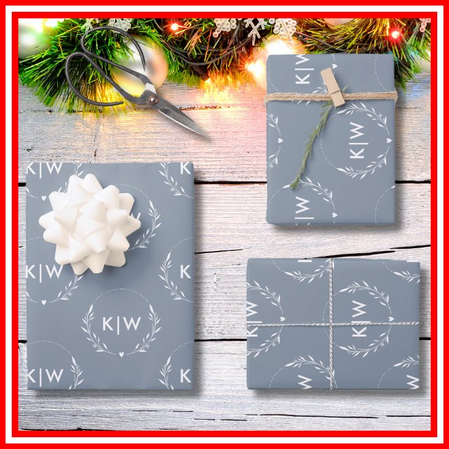 Dusty Blue und White | Monogram für moderne Initia Geschenkpapier Set (Von Creator hochgeladen)