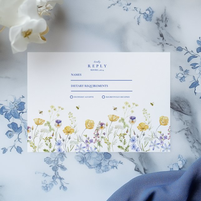 Dusty Blue Wappen Floral Wedding RSVP Karte (Von Creator hochgeladen)