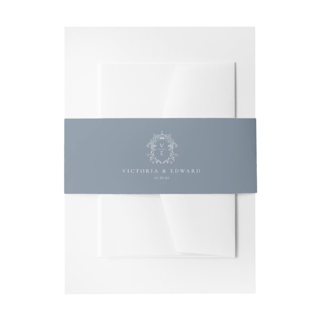 Dusty Blue Wappen Monogram Wedding Einladungsbanderole (Vorderseite Beispiel)