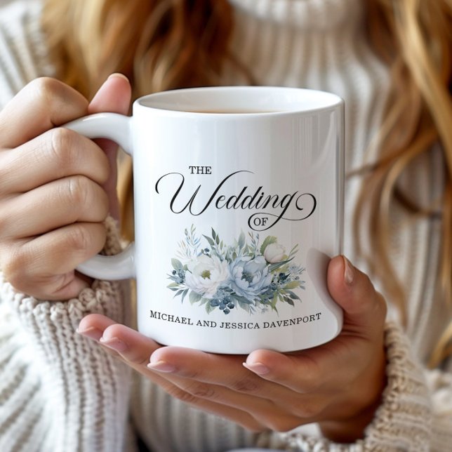Dusty Blue White Floral Wedding Gevor Kaffeetasse (Elegant dusty blue floral wedding favor mug)