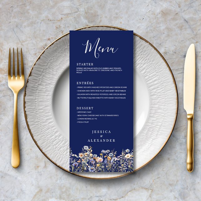 Dusty Blue Wildblumen Formal Elegante Hochzeit der Menükarte (Dusty Blue Wildflowers Formal Elegant Navy Wedding Menu with Meny Options, Couple Names.)