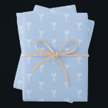 Dusty French Blue Christmas Classic Coquette Bow Geschenkpapier Set<br><div class="desc">Dieses klassisch staubige französische Blau ist eine beruhigende Kulisse für diese farbenfrohen weißen Koketten-Bögen. Dieses Muster wäre perfekt für ein blaues Weihnachtsthema oder ein Küstenkind oder Brautparty. Dieses geschlechtsneutrale Muster leuchtet unter dem Baum oder auf einem Geschenktisch. Ein perfektes Geschenkstück oder nutzen Sie dieses Muster als Hintergrund für Ihre behalt-...</div>