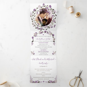 Dusty Lila Peony Floral Wreath Wedding Dreifach Gefaltete Einladung