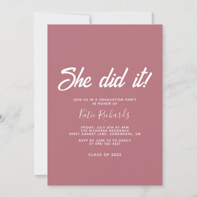 Dusty Pink Elle l'a fait Graduation Invitation (Devant)