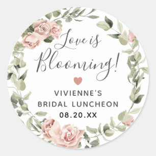 Dusty Pink Floral Liebe ist blühender Umschlag Auf Runder Aufkleber