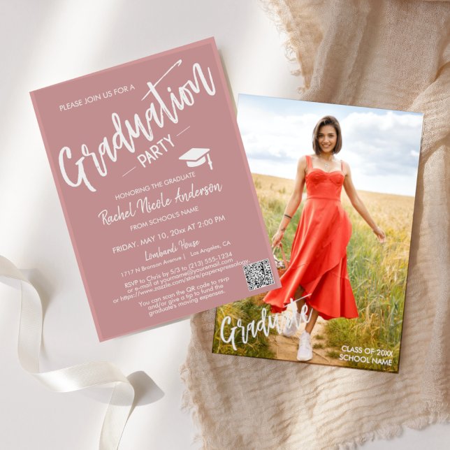Dusty Pink Script QR Code Foto Graduation Party Einladung (Von Creator hochgeladen)