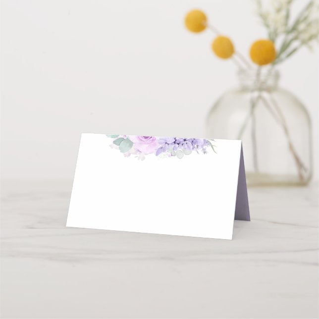 Dusty Purple Flowers Elegante romantische Hochzeit Platzkarte (Vorderseite)