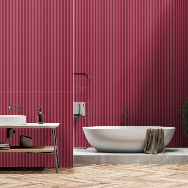 Dusty Red Raspberry Red Stripes Tapete (Badezimmer)