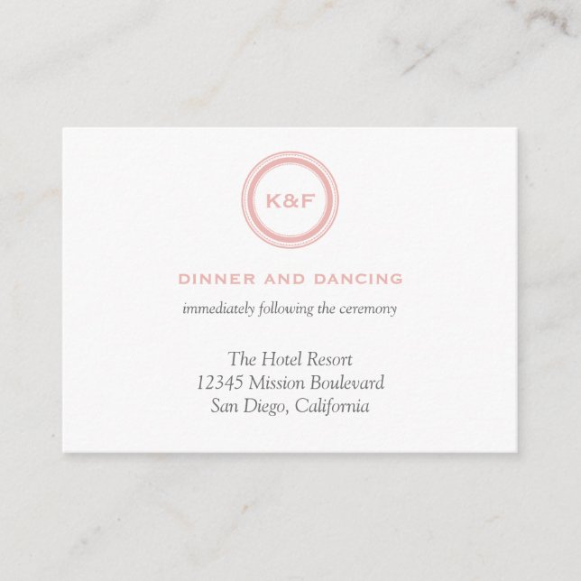 Dusty rosa Initialen Hochzeitsfeier Begleitkarte (Vorderseite)