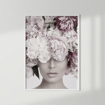 Dusty Rose Blumenmotiv Portrait Poster<br><div class="desc">Schöne staubige Rose verstecken das Gesicht eines Models. Dieses moderne, mädchenhafte Poster ist auch in einem neutralen, grauen oder eklektischen Raum ein tolles Design.</div>
