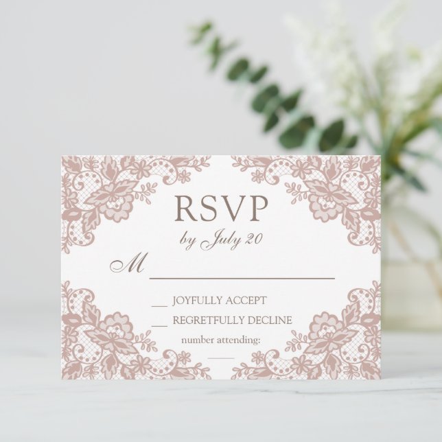 Dusty rose dentelle carte rsvp de mariage (Debout devant)