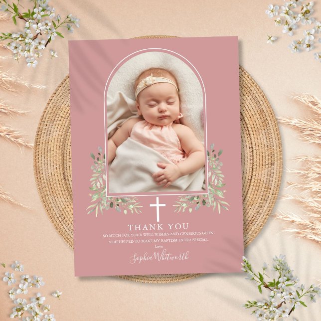 Dusty Rose Pink Taufe Grüne Arche Foto Dankeskarte (Dusty Rose Pink Baptism Greenery Arch Photo Thank You Card)