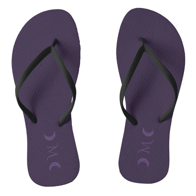 Dusty Violet Crescent Moons Monogramm Flip Flops (Fußbett)