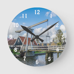 Dutch lifting wooden bridge runde wanduhr