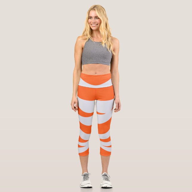 "Dynamic Wave Capri" Capri Leggings (Vorderseite)