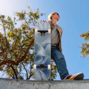 Dynamische Fantasy-Abstrakte Blautöne Fraktalkunst Skateboard