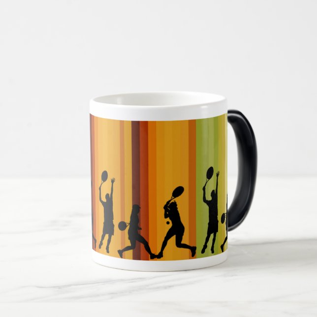 Dynamische Tennisspieler Silhouette Verwandlungstasse (VorderseiteRechts)