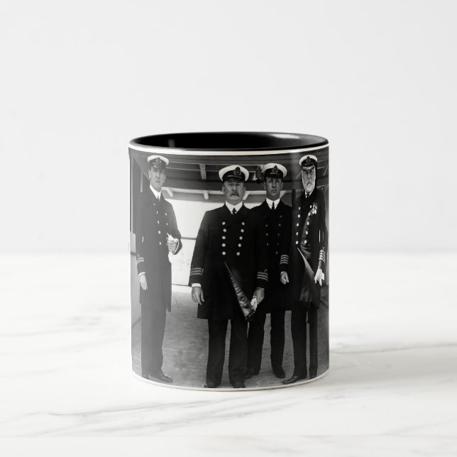 E.J. Smith (Titanic) Zweifarbige Tasse (Mittel)