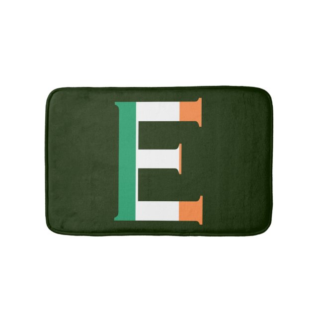 E Monogram überlagert sich auf irischer Flagge Badematte (Vorderseite)