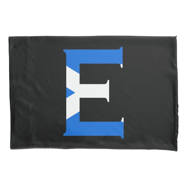 E Monogram überlagert sich auf schottischer Flagge Kissenbezug (Vorderseite)