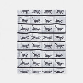 EADWEARD MUYBRIDGE: Gehende Katze - Fleecy Decke