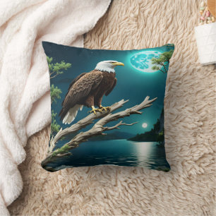 Eagle auf einer Abzweigung am Fluss Moonlit Kissen