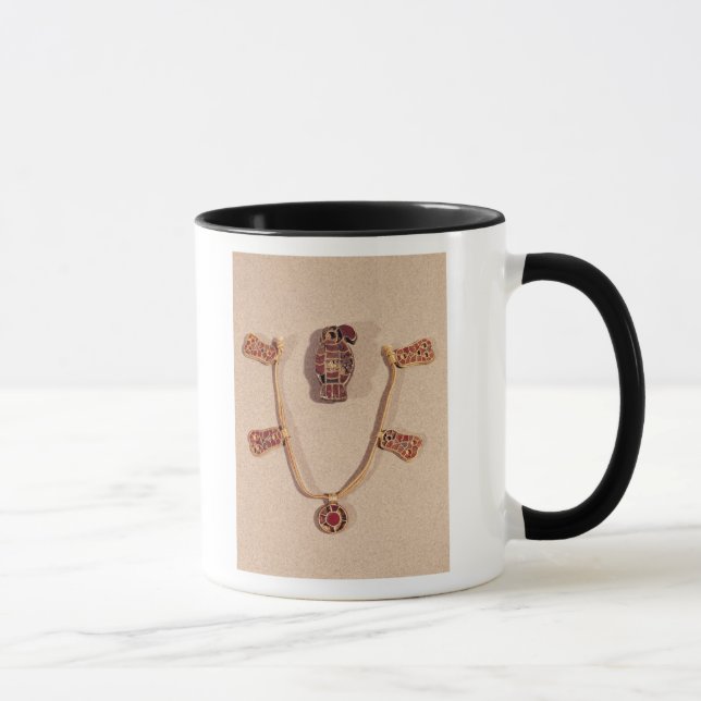 Eagle-förmige Brosche und eine Halskette Tasse (Rechts)
