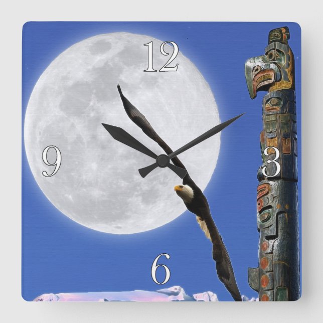 Eagle, Totem Pole & Moon Fantasy Clock Quadratische Wanduhr (Vorderseite)