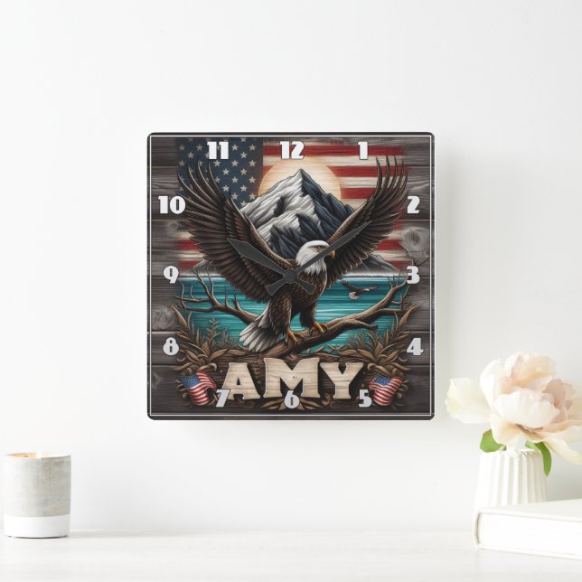 Eagle Wings Spread by American Flag Quadratische Wanduhr (Zuhause)
