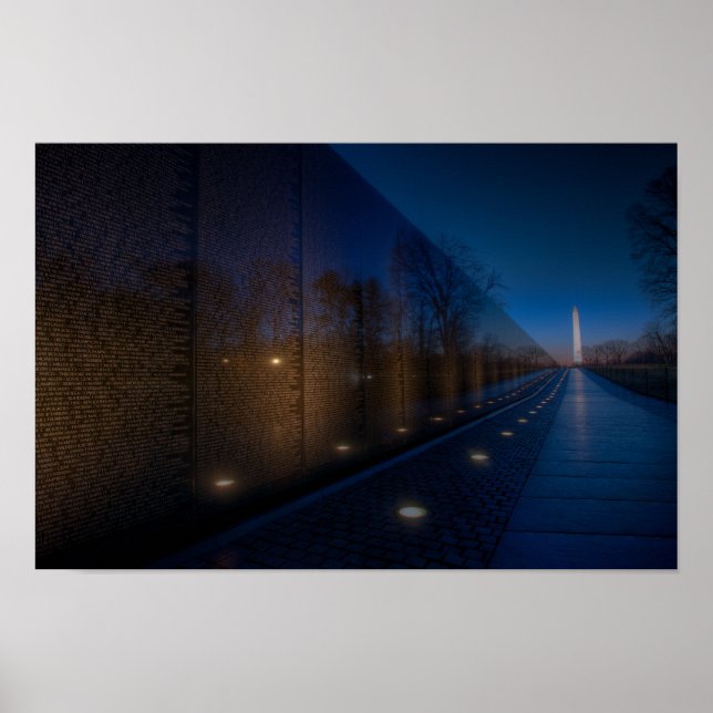 Early Morning At The Vietnam Memorial Poster (Vorne)