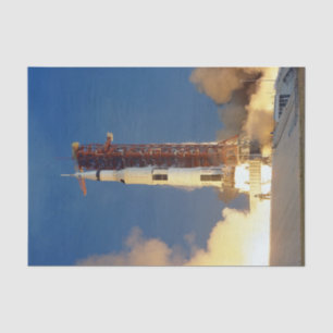 Earth Shakes as Saturn V Blazes Skyward to Moon Seidenpapier