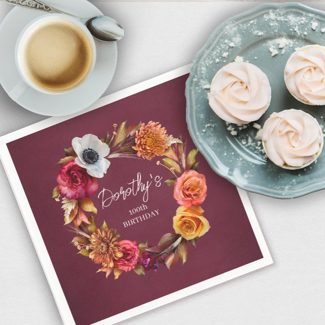 Earth Tone Burgundy Fall Blume 100. Geburtstag Serviette (Add an elegant touch to your 100th birthday party with this fall floral design. )