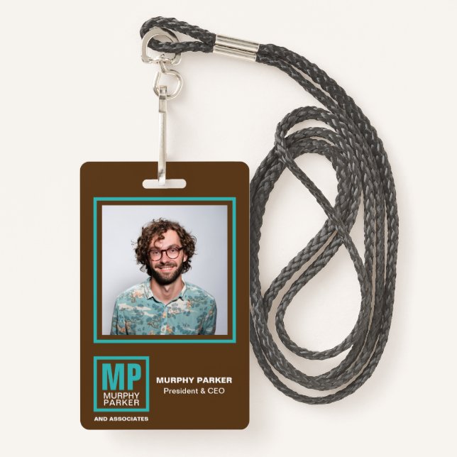 Earthy Natural Brown Monogram Logo-Foto Ausweis (Vorderseite mit Schlüsselband)