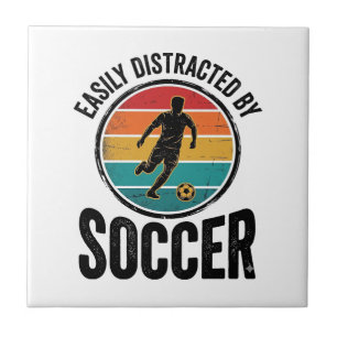 Easily Distracted By Fußball Vintage-Shirt-Design Fliese