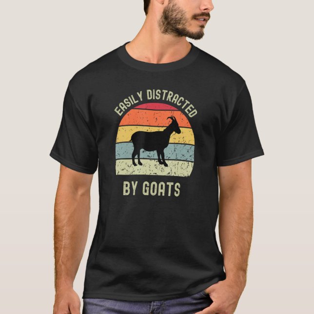 Easily Distracted by Goats Retro Groovy Farm Anima T-Shirt (Vorderseite)
