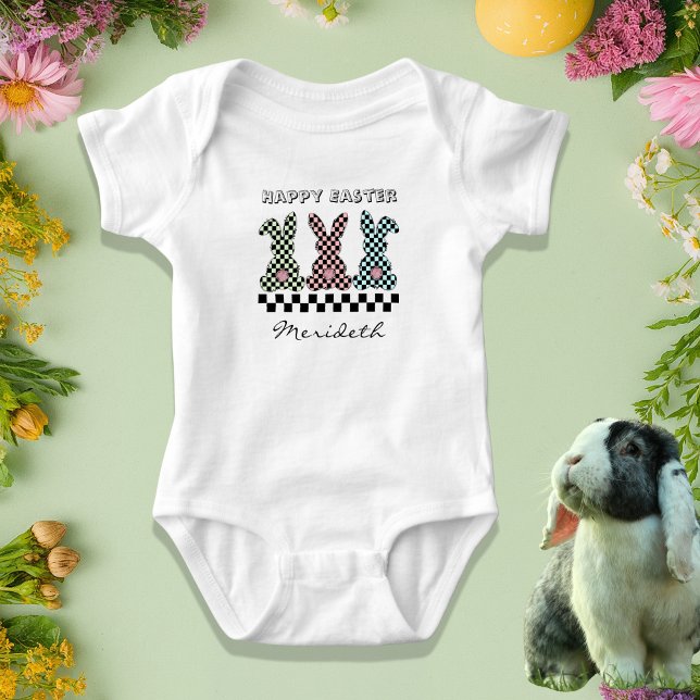 Easter Bunny Checkerboard Pink Green Teal Monogram Baby Strampler (Von Creator hochgeladen)