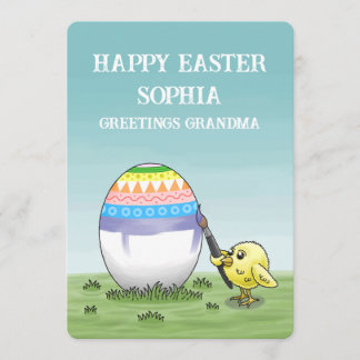 Easter chick paints a pretty Easter egg Feiertagskarte