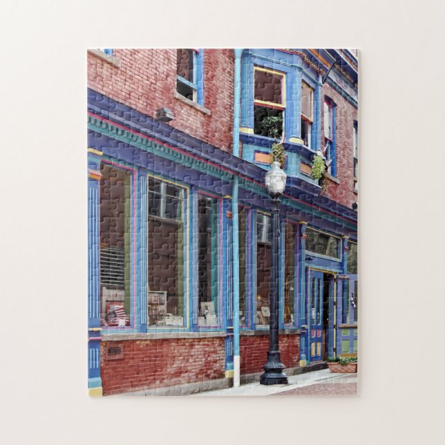 Easton PA - Straße mit offener Tür (Vertikal)