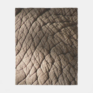 Echte Elefantenhaut Textur, zerknittert. Fleecedecke