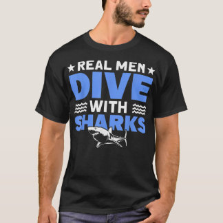Echte Männer tauchen mit Haien für Haie lange T-Shirt