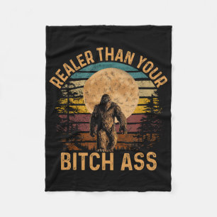 Echter als dein Shirt Lustiges Bigfoot-Wander-Camp Fleecedecke