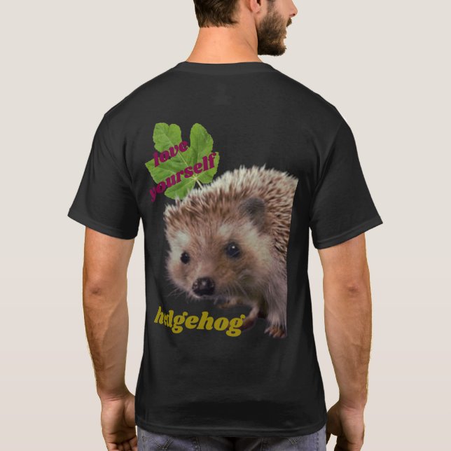echter Igel auf einem T - Shirt (Rückseite)