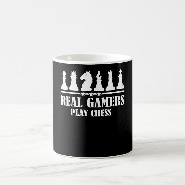 Echtspieler spielen Schach Kaffeetasse (Mittel)