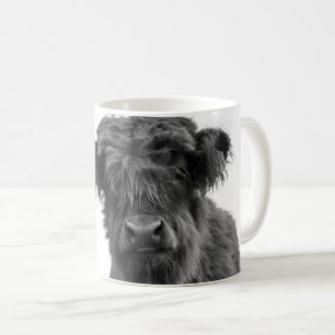 Écosse Highland cow black and white photo mug