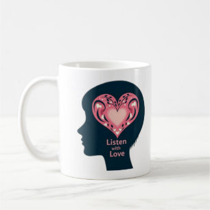 Écouter avec des tasses de Mug Love