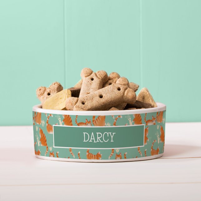 Écuelle Bad Orange Tabby Chats Frapper Des Choses Sur Moti (Bad Cats Knocking Stuff Over Dog bowl)