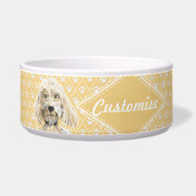 jaune de cuvette de Labradoodle de chien de