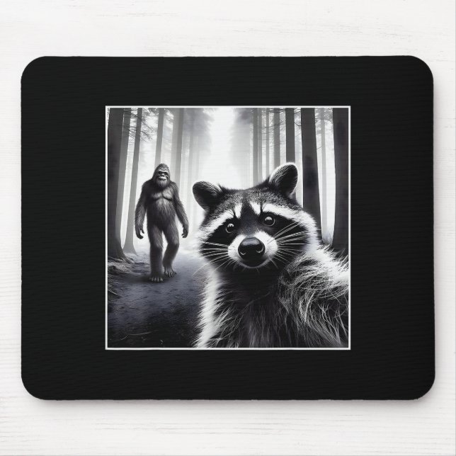 Ed Raccoon Selfie With Sasquatch Bigfoot Funny Rac Mousepad (Vorne)