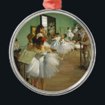 Edgar Degas Dance Class Silbernes Ornament<br><div class="desc">Schönes Vintages impressionistisches Gemälde aus dem 18. Jahrhundert des berühmten Malers Edgar Degas. Dieses Portrait enthält Tänzer der Ballerina in grünen Tönen während des Unterrichts.</div>