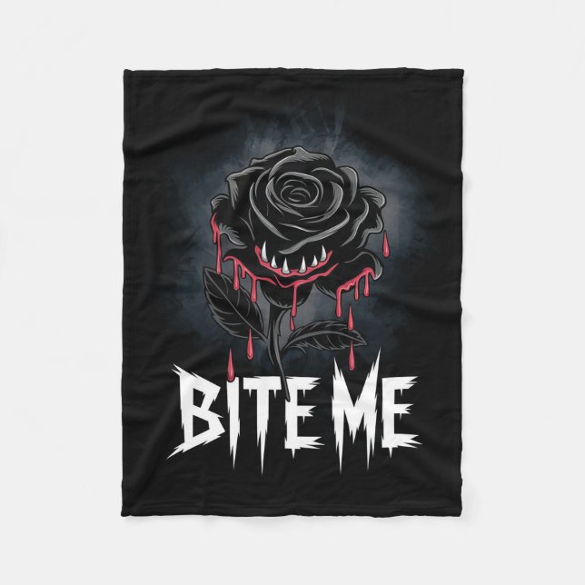 Edgy 'Bite Me' Gothic Rose Design Fleecedecke (Vorderseite)